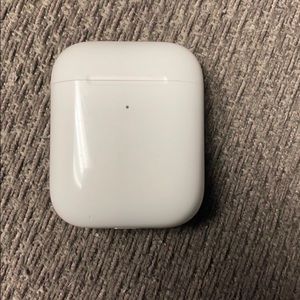 Apple AirPods(Wireless Charging Case)